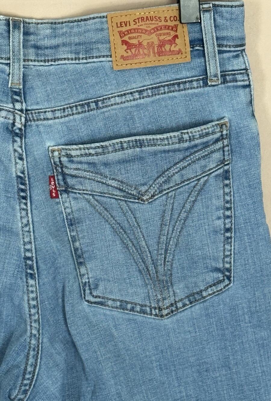 Levis Jeans 721 High Rise Skinny Button Zip Light Blue Size 30 Regular Womens